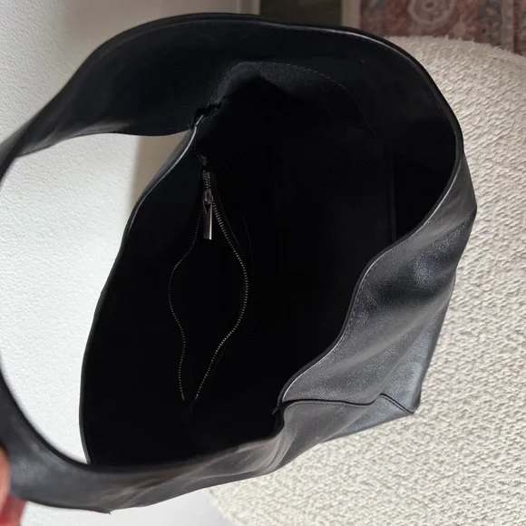 Reformation Small Vittoria Tote - Picture 7 of 8